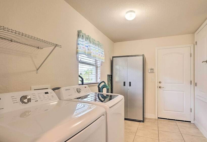 Cape Coral Home W/ Lanai < 1 Mi To Boat Ramp!