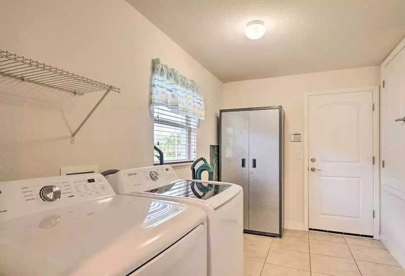 Cape Coral Home W/ Lanai < 1 Mi To Boat Ramp!