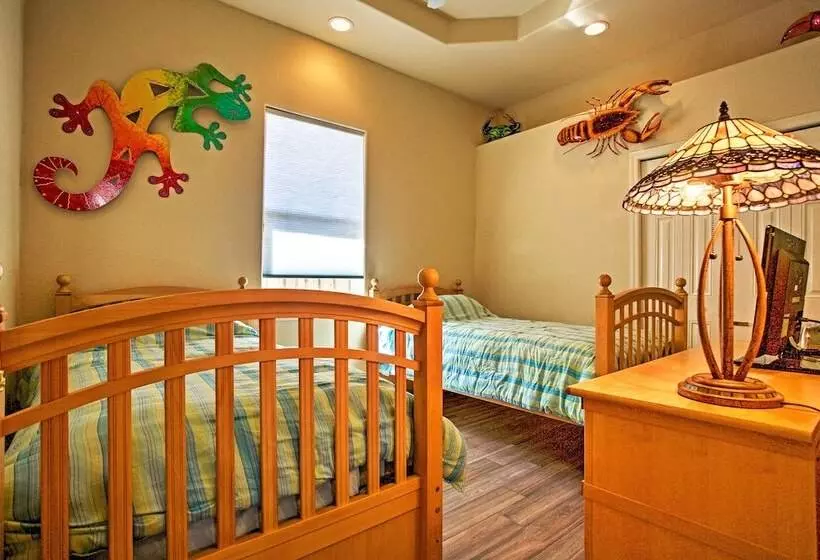 Superb Naples Home W/ Den & Private Saltwater Pool