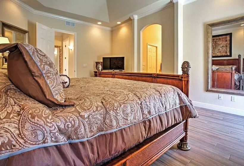 Superb Naples Home W/ Den & Private Saltwater Pool