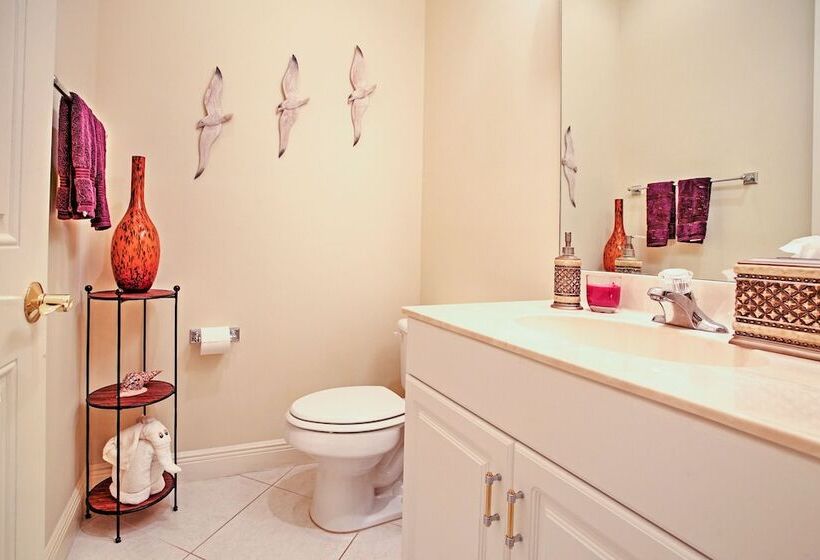 Superb Naples Home W/ Den & Private Saltwater Pool