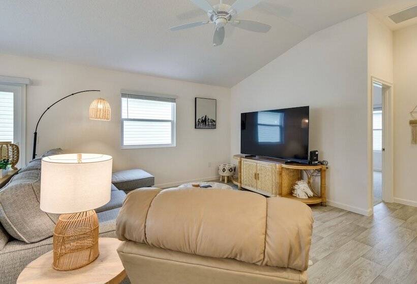 The Villages Home W/ Golf Cart & Community Pools!