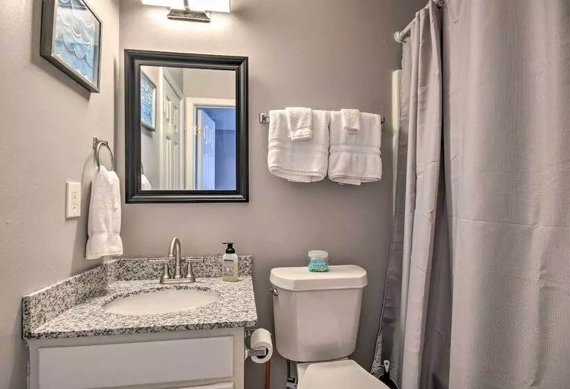 Veteran Owned Family Home Near Fort Jackson!