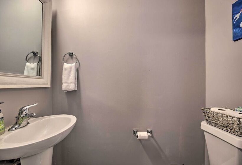 Veteran Owned Family Home Near Fort Jackson!