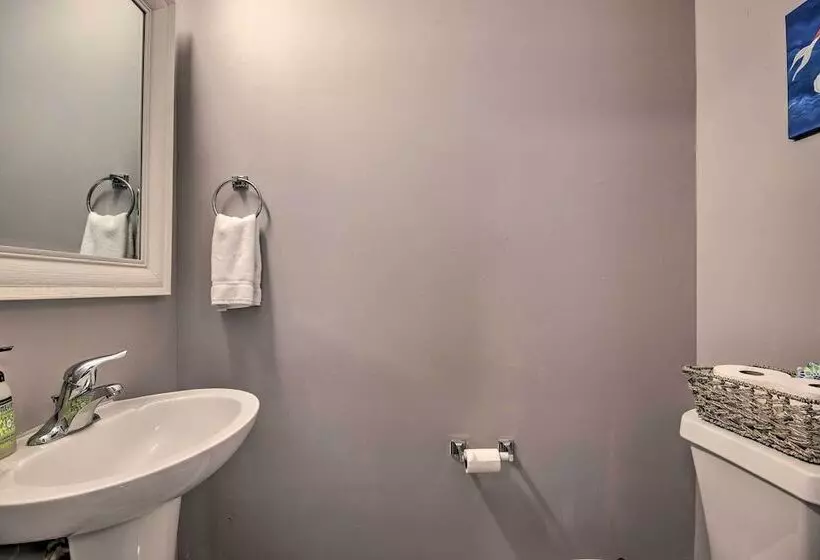 Veteran Owned Family Home Near Fort Jackson!