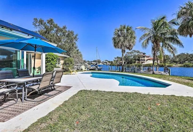 Waterfront Palmetto Home W/ Pool, Dock & Kayaks!