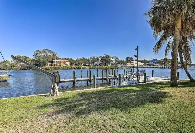 Waterfront Palmetto Home W/ Pool, Dock & Kayaks!