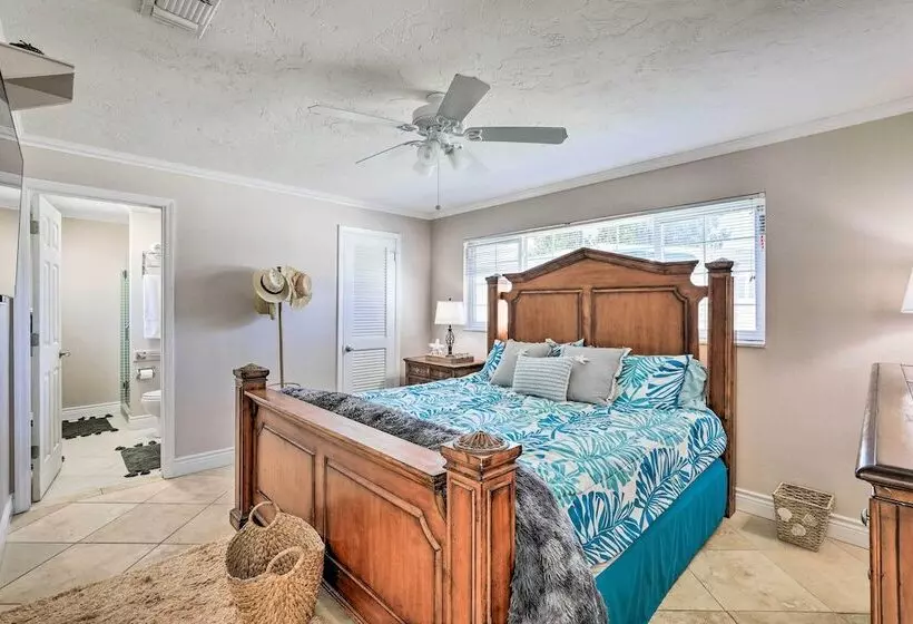 Waterfront Palmetto Home W/ Pool, Dock & Kayaks!