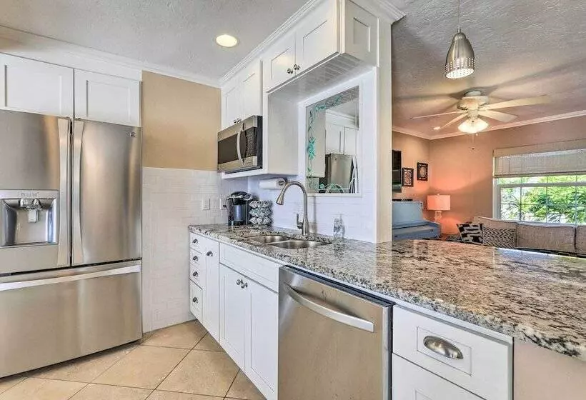 Waterfront Palmetto Home W/ Pool, Dock & Kayaks!