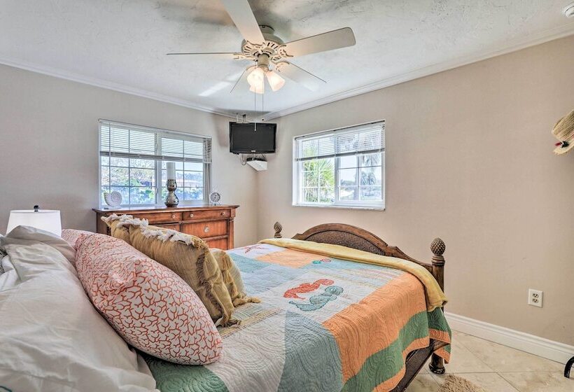 Waterfront Palmetto Home W/ Pool, Dock & Kayaks!