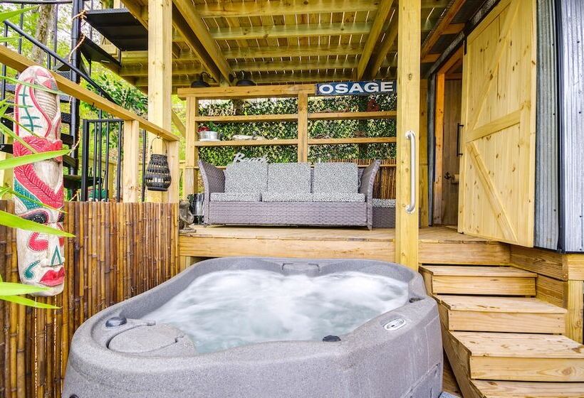 Waterfront Ozarks Home W/ Hot Tub, Bar & Dock