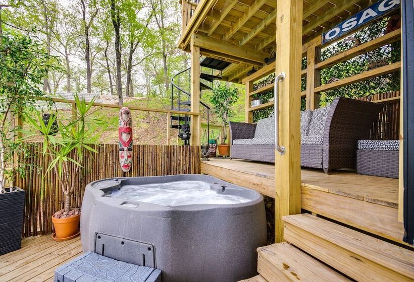 Waterfront Ozarks Home W/ Hot Tub, Bar & Dock
