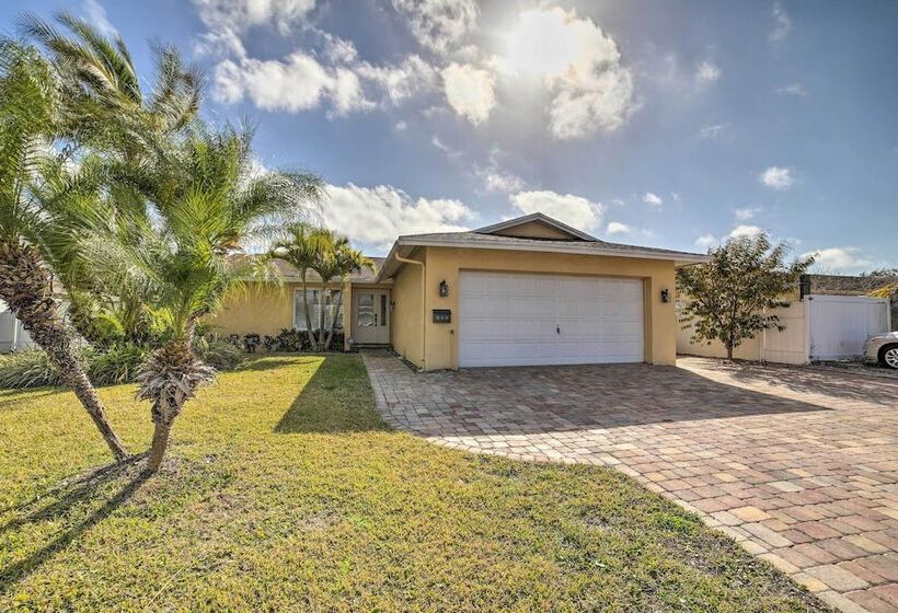 Waterfront Tampa Oasis W/ Outdoor Bar & Grill