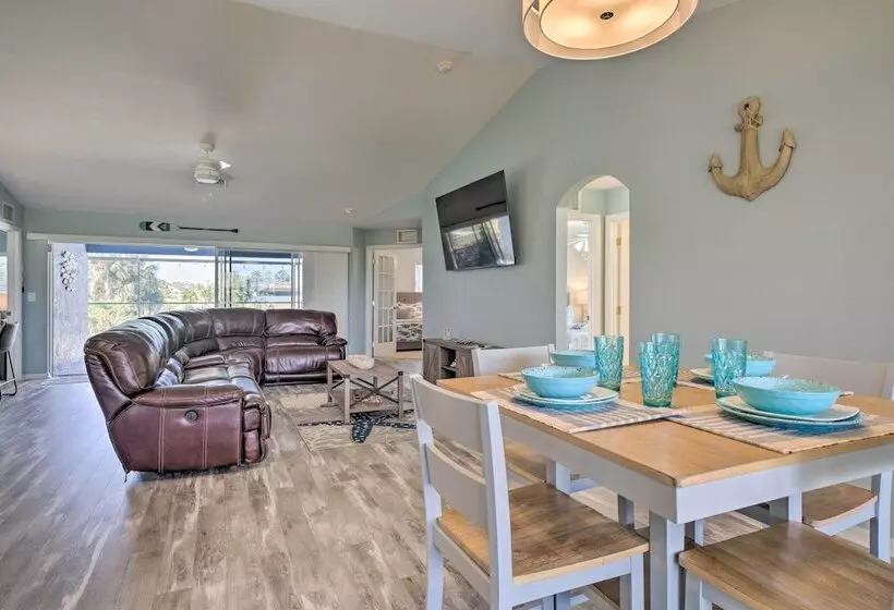 15 Mi To Beach: Home W/ Pool In Cape Coral