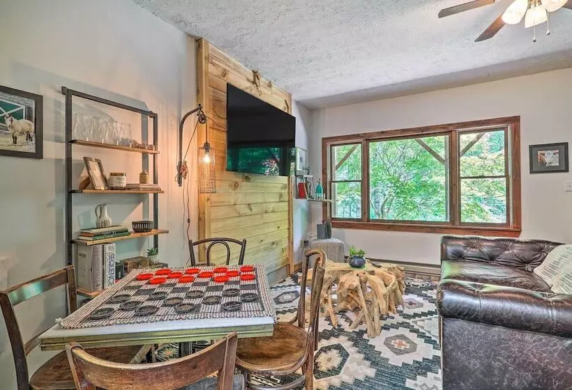 Boone Hideaway W/ Deck, Grill & Forest Views!