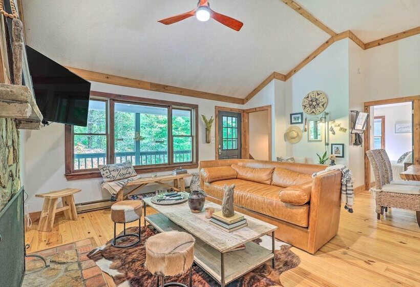 Boone Hideaway W/ Deck, Grill & Forest Views!