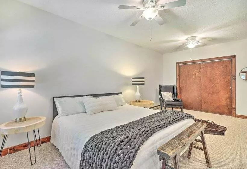 Boone Hideaway W/ Deck, Grill & Forest Views!