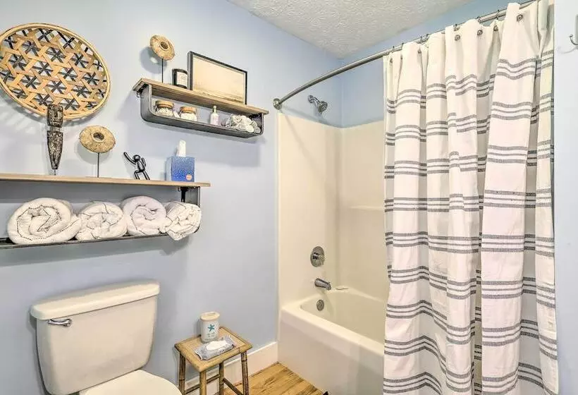 Boone Hideaway W/ Deck, Grill & Forest Views!