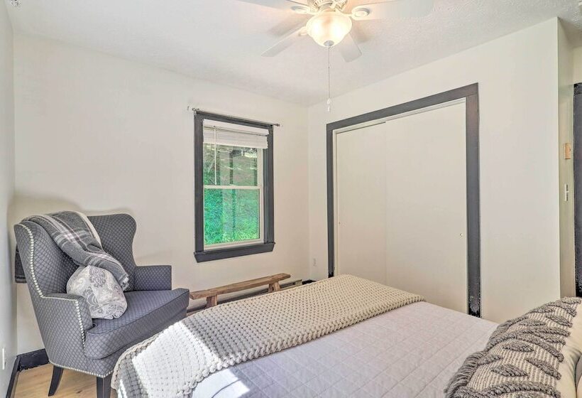 Boone Hideaway W/ Deck, Grill & Forest Views!