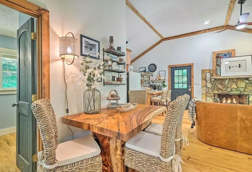 Boone Hideaway W/ Deck, Grill & Forest Views!