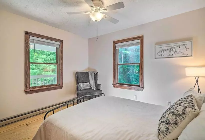 Boone Hideaway W/ Deck, Grill & Forest Views!
