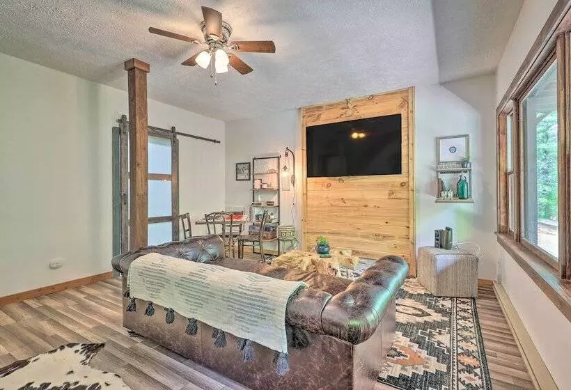 Boone Hideaway W/ Deck, Grill & Forest Views!