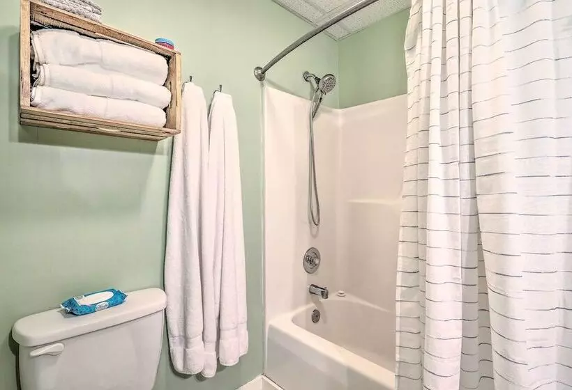 Boone Hideaway W/ Deck, Grill & Forest Views!