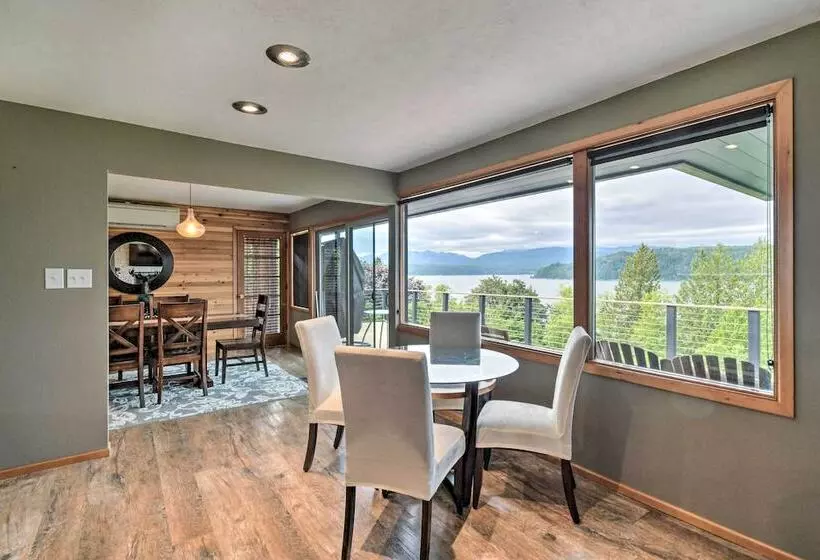 Bright & Airy Home W/ Sweeping View + Hot Tub