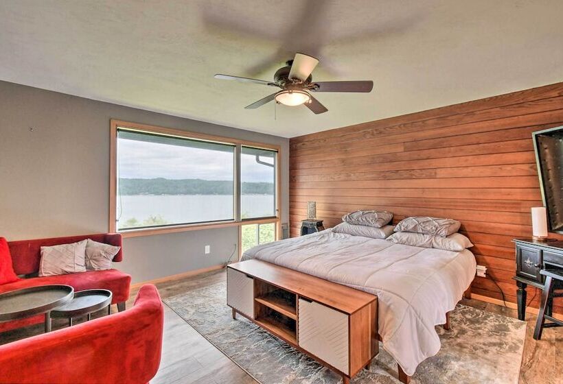 Bright & Airy Home W/ Sweeping View + Hot Tub