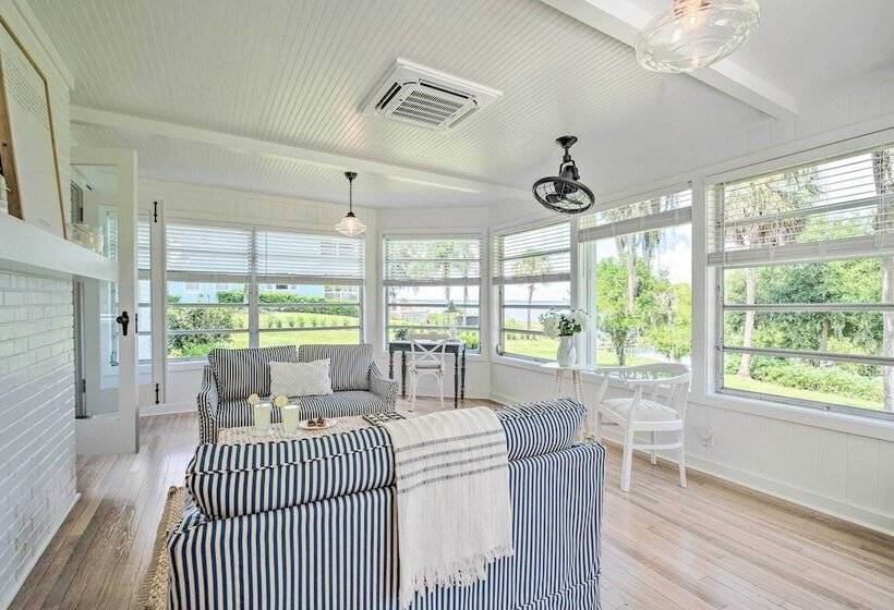 Lake Weir Escape W/ Amazing Sunsets!