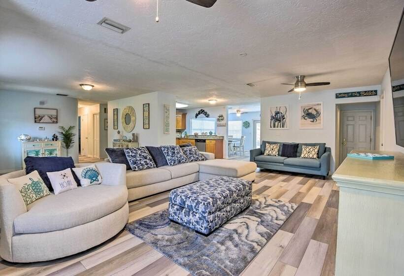 Bright Ruskin Home < 2 Mi To Beach & Marina!