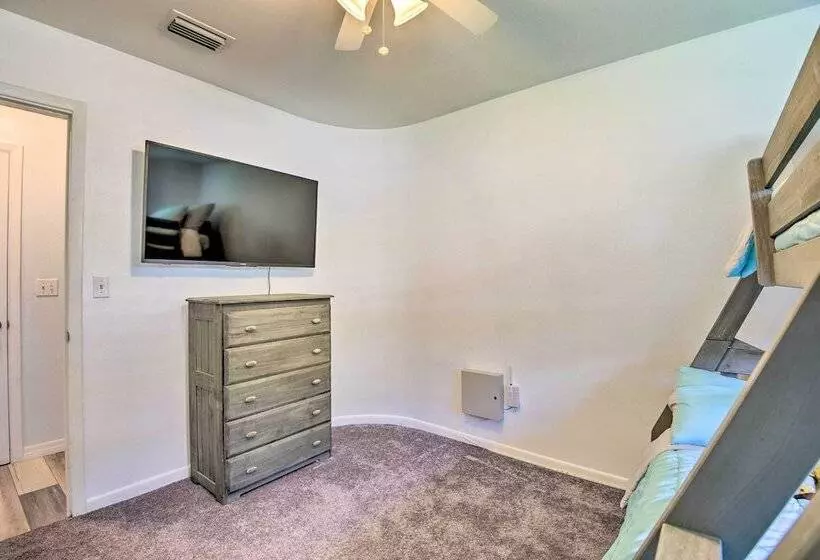 Bright Ruskin Home < 2 Mi To Beach & Marina!