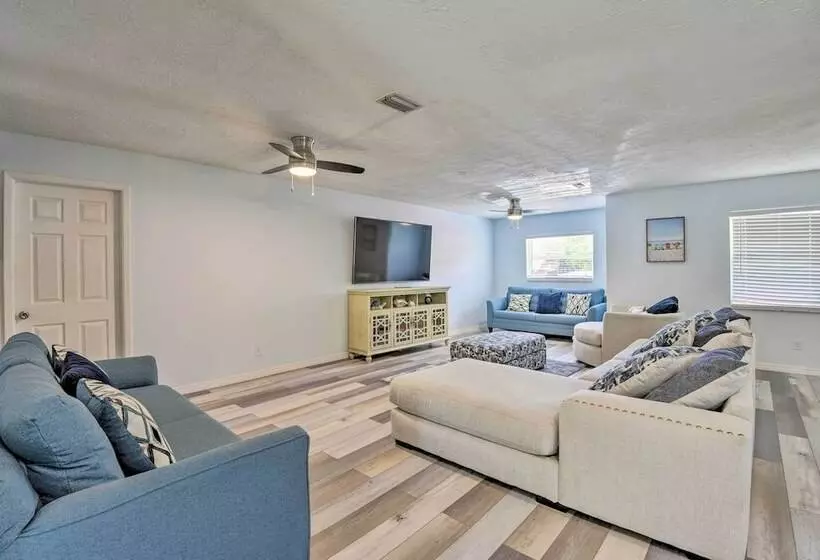 Bright Ruskin Home < 2 Mi To Beach & Marina!