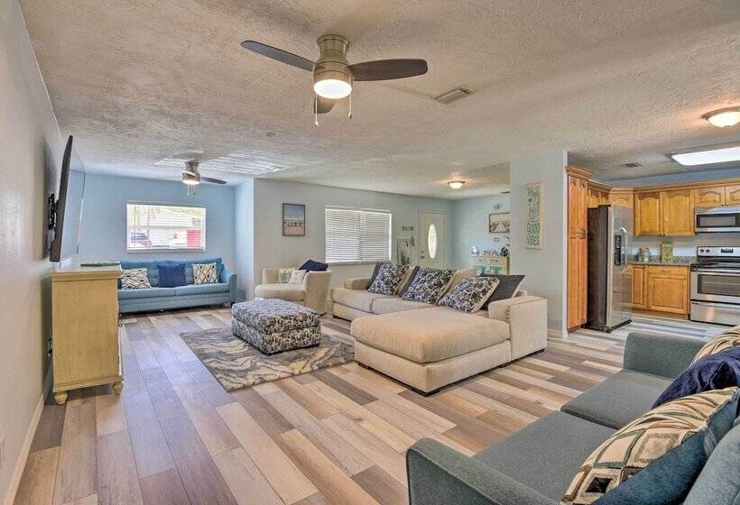 Bright Ruskin Home < 2 Mi To Beach & Marina!