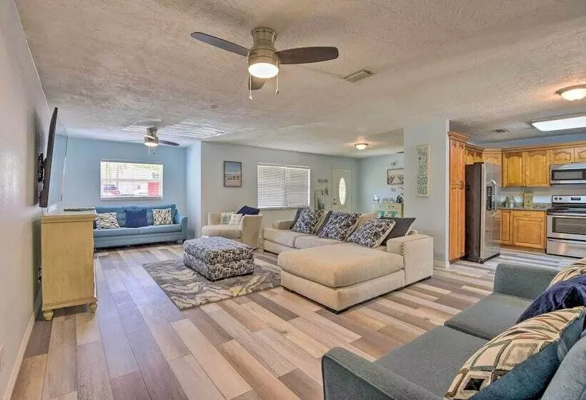 Bright Ruskin Home < 2 Mi To Beach & Marina!