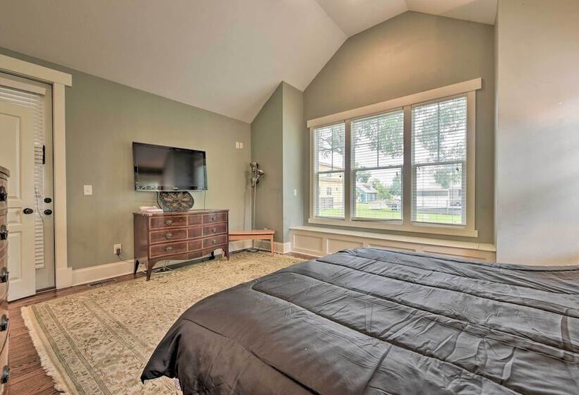 2 Mi To Dtwn: Home In Noda District Near Unc!