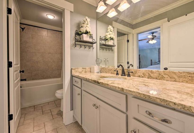 2 Mi To Dtwn: Home In Noda District Near Unc!