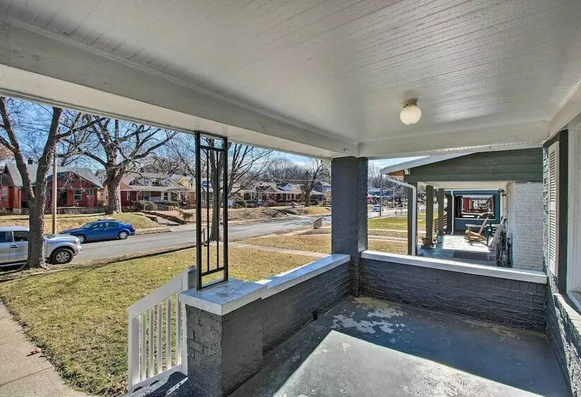 Charming Kansas City Home 3 Mi To Zoo!