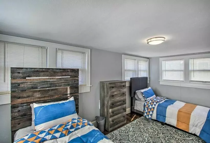 Charming Kansas City Home 3 Mi To Zoo!