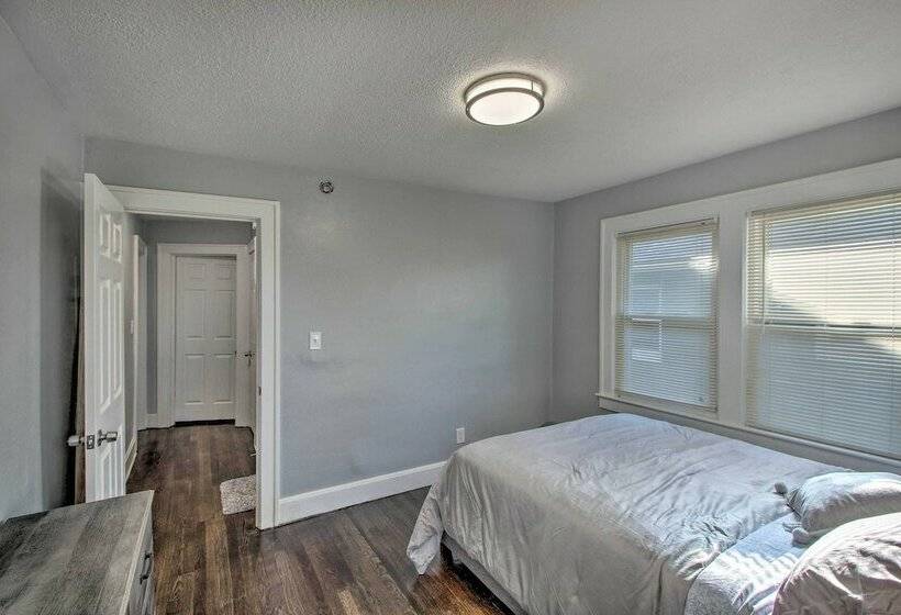 Charming Kansas City Home 3 Mi To Zoo!