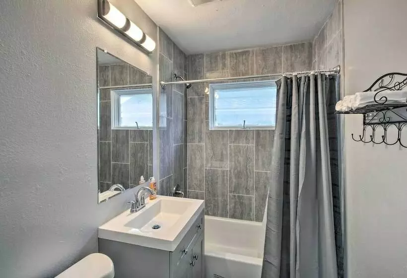 Charming Kansas City Home 3 Mi To Zoo!