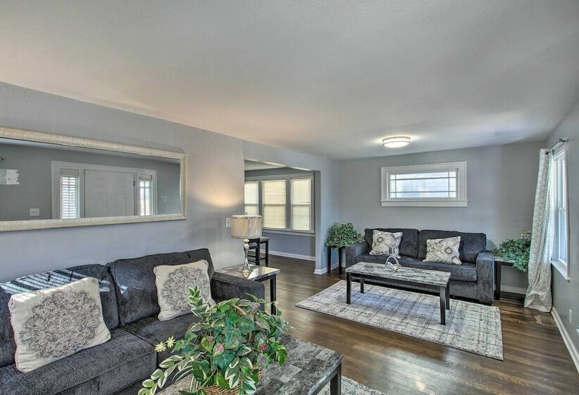 Charming Kansas City Home 3 Mi To Zoo!