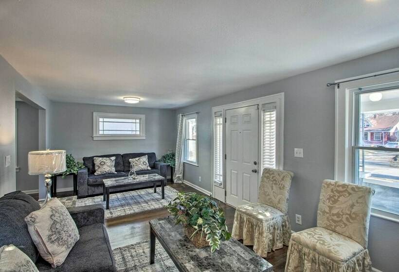 Charming Kansas City Home 3 Mi To Zoo!