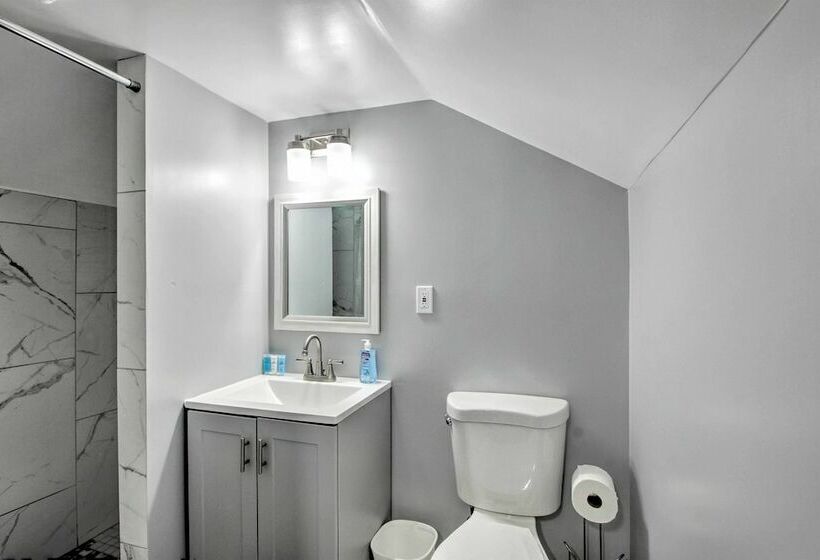 Charming Kansas City Home 3 Mi To Zoo!