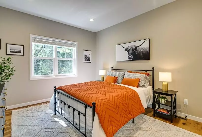 Chic Wisconsin Retreat W/ Deck, Grill & Fire Pit!