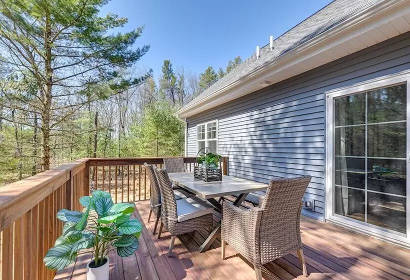 Chic Wisconsin Retreat W/ Deck, Grill & Fire Pit!