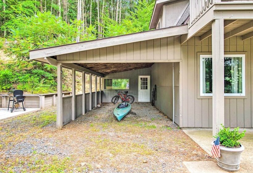 Cozy Northville Home W/ Dock, Lake Access & Views!