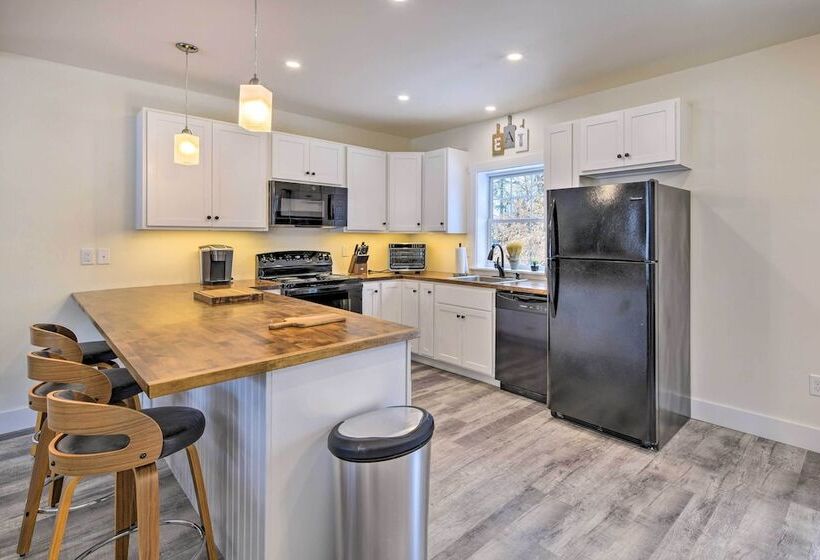 Cozy Vermont Escape   Near Golfing & Skiing!