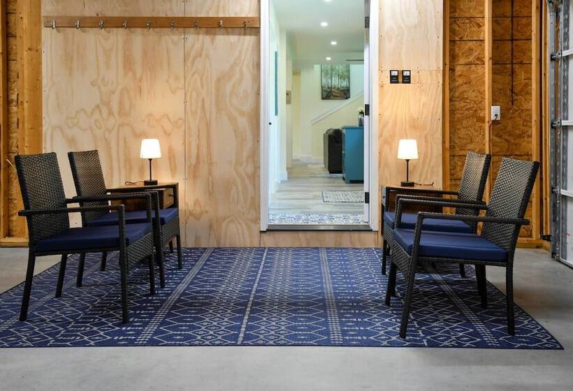 Cozy Vermont Escape   Near Golfing & Skiing!