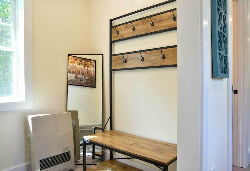 Cozy Vermont Escape   Near Golfing & Skiing!